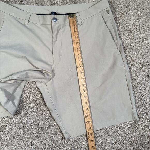 Lululemon Khaki Shorts Size 38 Commission Classic Fit Warpstreme 9” LM7B96S - Picture 7 of 9